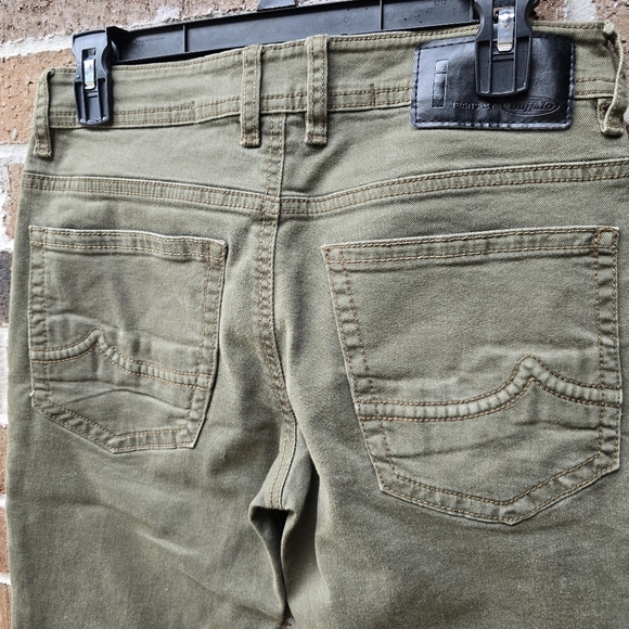 Buffalo David Bitton Men's Straight Leg Jeans in Olive - Picture 6 of 8